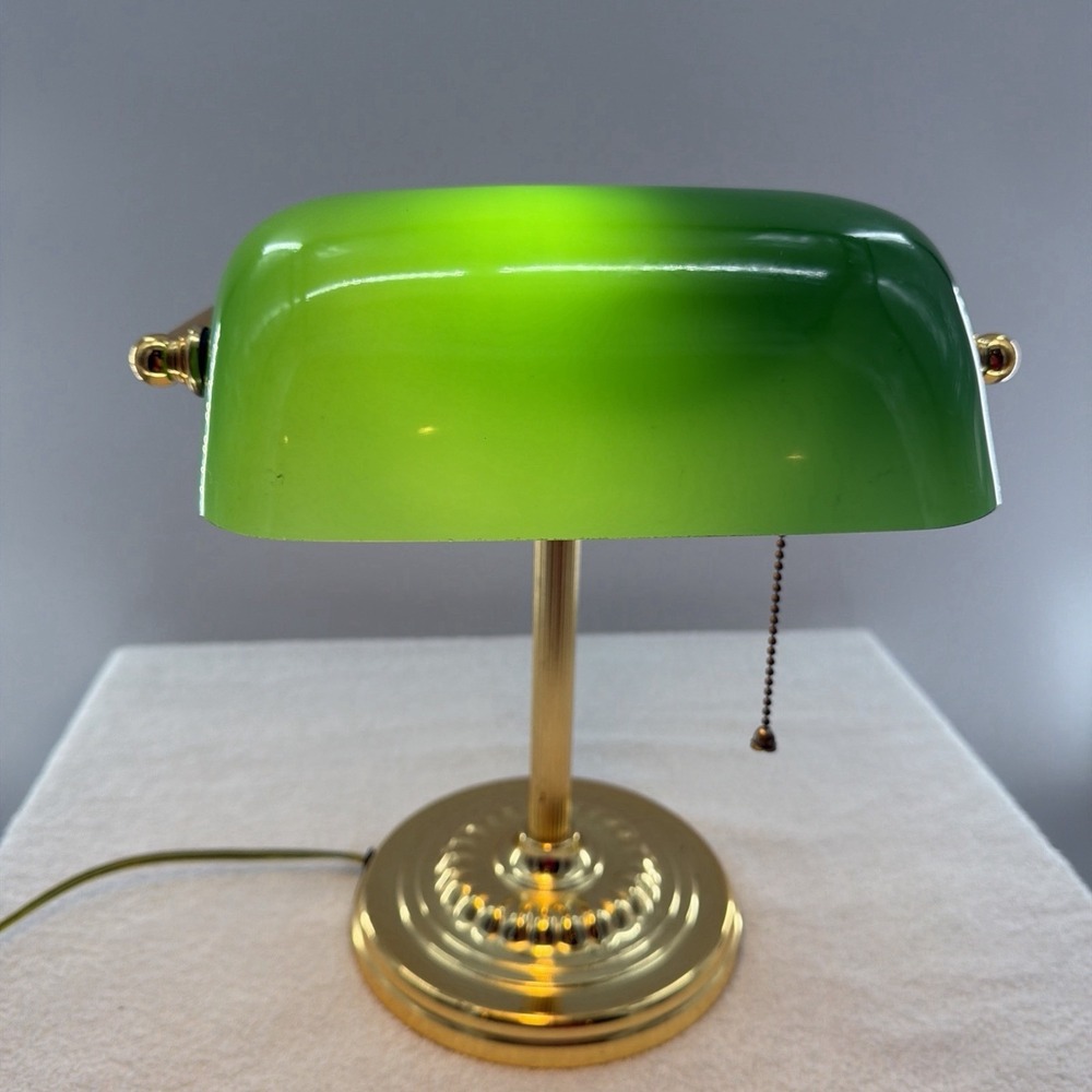 Vintage Brass Banker/Student Desk Lamp - Green Glass Shade - Pull Chain - Picture 3 of 7
